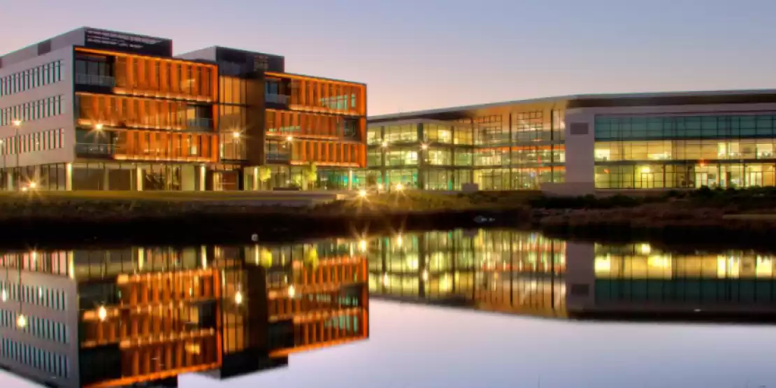 University of Wollongong (UoW)