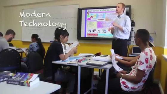 Phoenix Academy Lernen Sie Englisch mit kreativem Unterricht