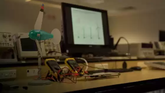 建築、エンジニアリング、コンピューター、数理科学の卓越性を探求します。