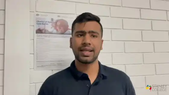 Testimonio de un estudiante: apoyo individual en materia de envejecimiento y discapacidad (Usama Shahid)
